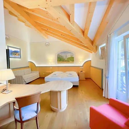 Hotel Alle Dolomiti 4*