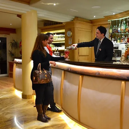 Hotel Alle Dolomiti 4*